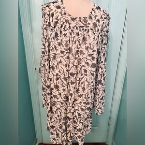 Kenzie Knee Length Bell Sleeve Chiffon Dress w/Built-in Cami Underlay. L. Flowey